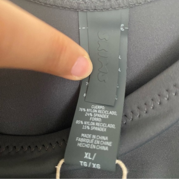 Skims signature swim SCOOP NECK ONE PIECE NWT - Picture 6 of 8